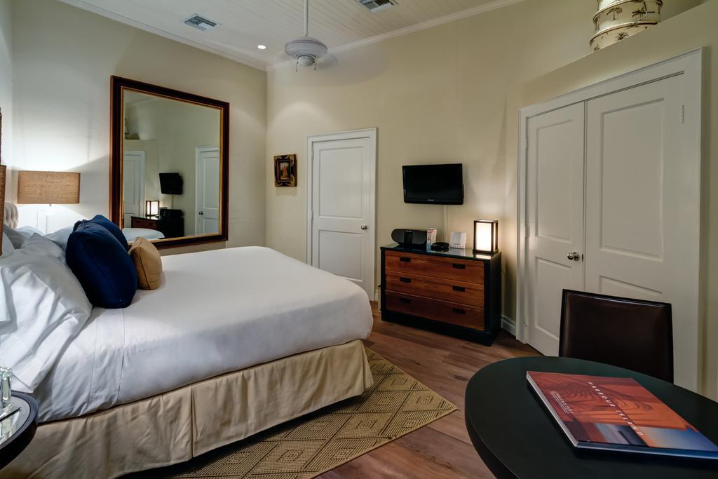 Rock House Harbour Island Hotel Dunmore Town Buitenkant foto